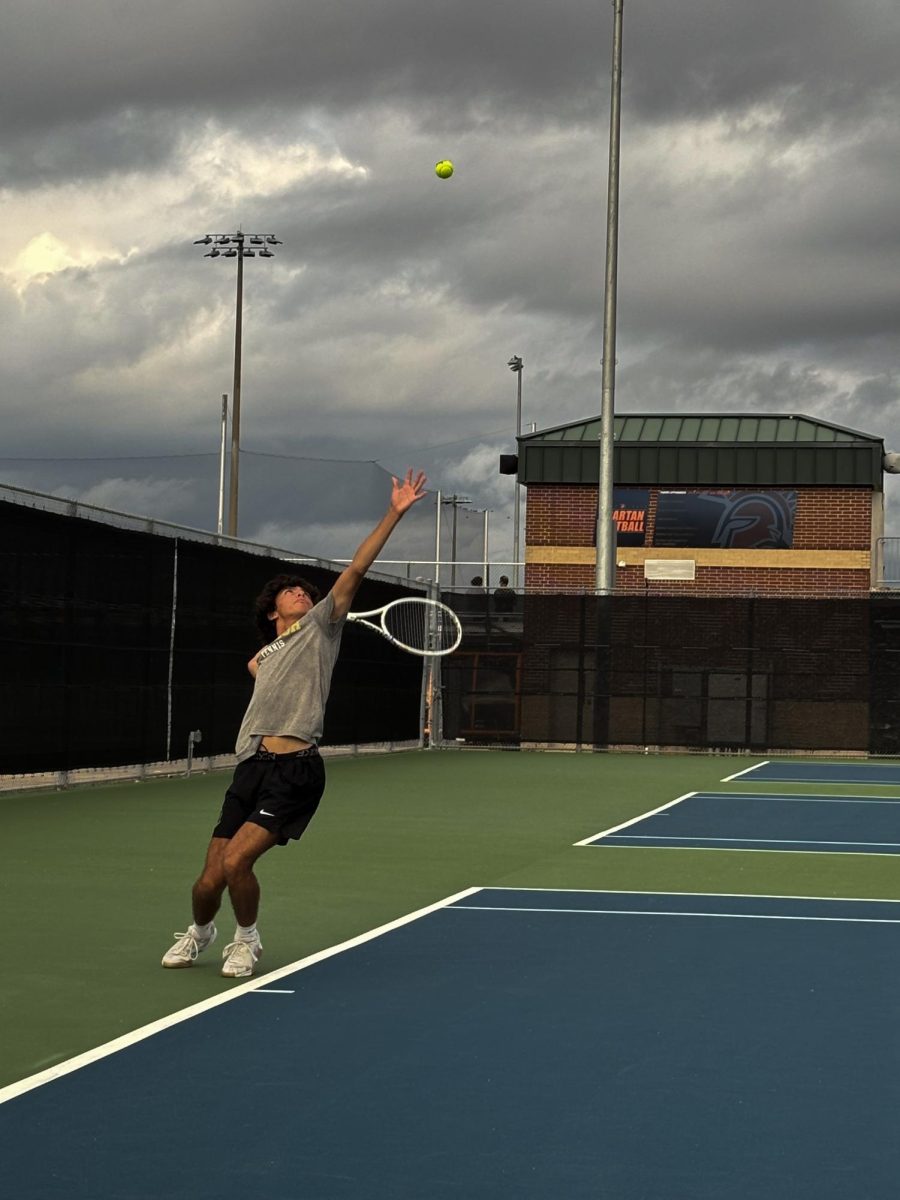 Varsity Tennis Faces 1-10 Defeat Against Seven Lakes