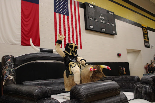 Pep Rally Kicks off with Western Roundup